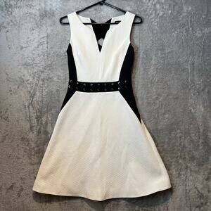 Karen Millen Eyelet Mini Dress Size‎ 2 A-line skirt V neckline White Black